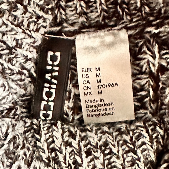 H&M Divided Long Turtleneck Sweater (M) - Picture 10 of 10